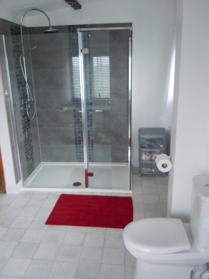 bathrooms 086.JPG